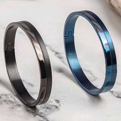 Wind Drift Oval Kada Bracelet