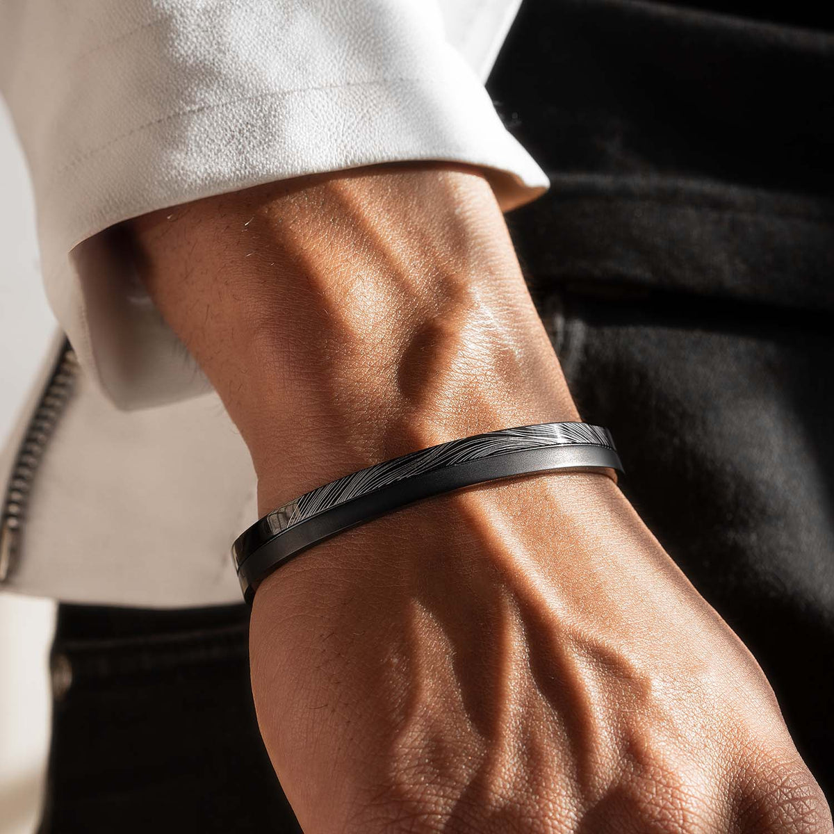 Wind Drift Oval Kada Bracelet