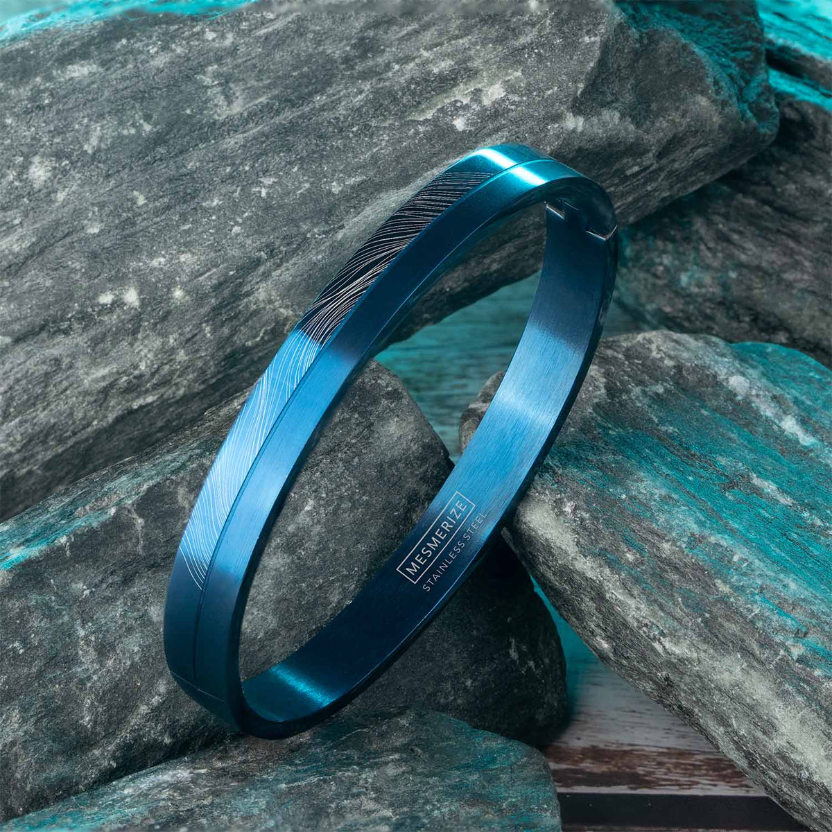Wind Drift Oval Kada Bracelet